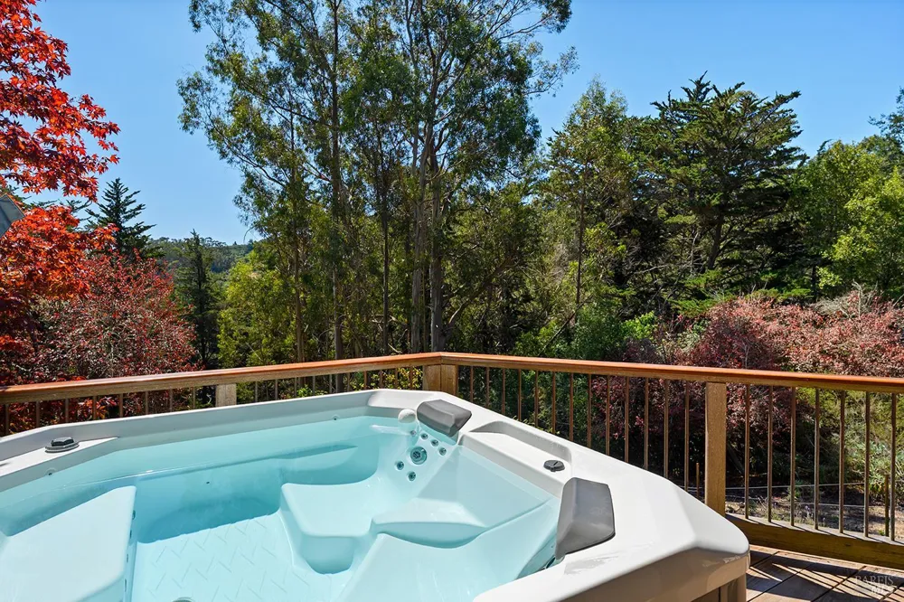 646 Ridgewood Avenue Mill Valley, CA 94941