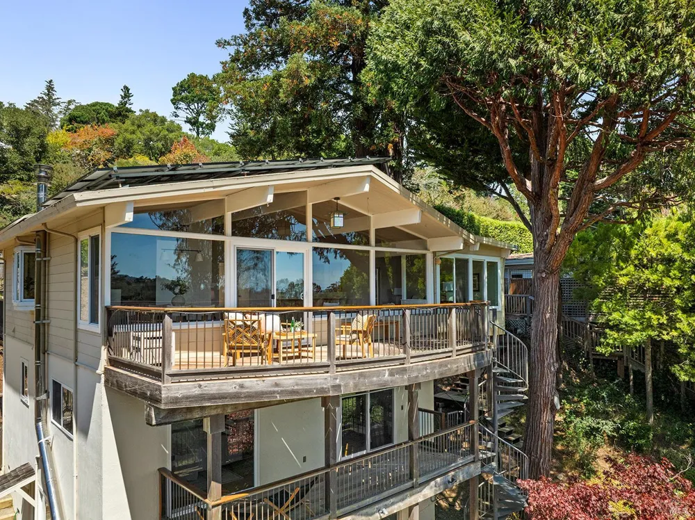646 Ridgewood Avenue Mill Valley, CA 94941