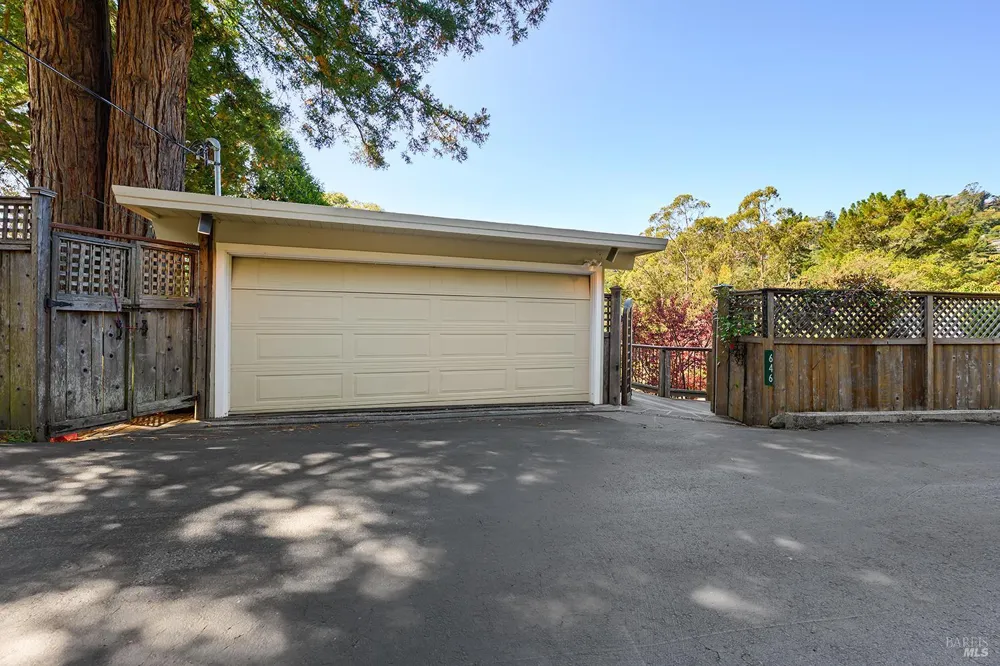 646 Ridgewood Avenue Mill Valley, CA 94941