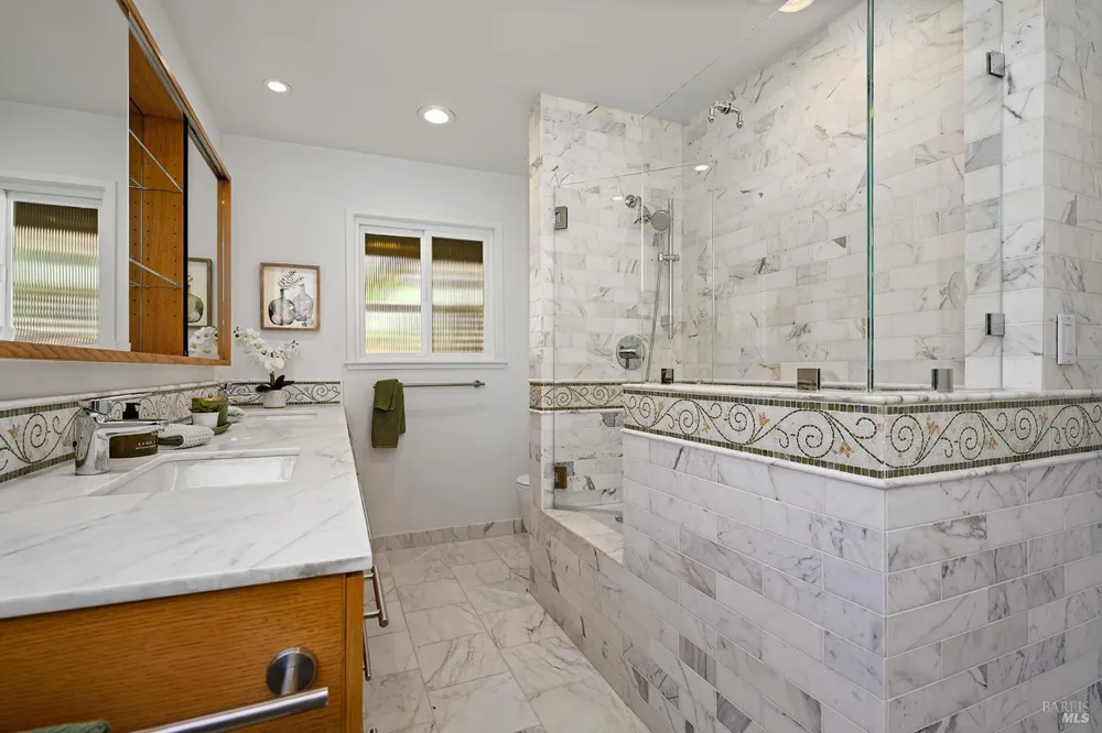 646 Ridgewood Avenue Mill Valley, CA 94941