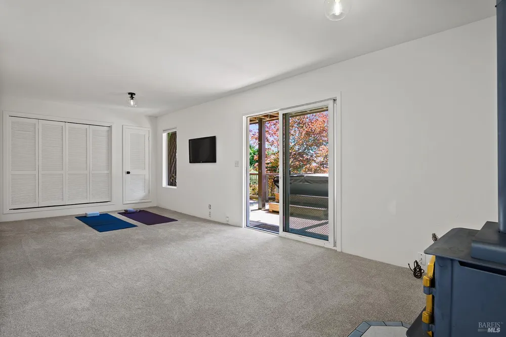 646 Ridgewood Avenue Mill Valley, CA 94941
