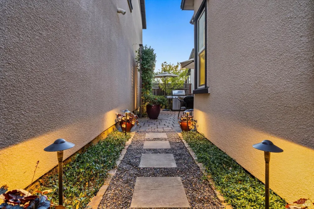 114 Lavender Circle Healdsburg, CA 95448