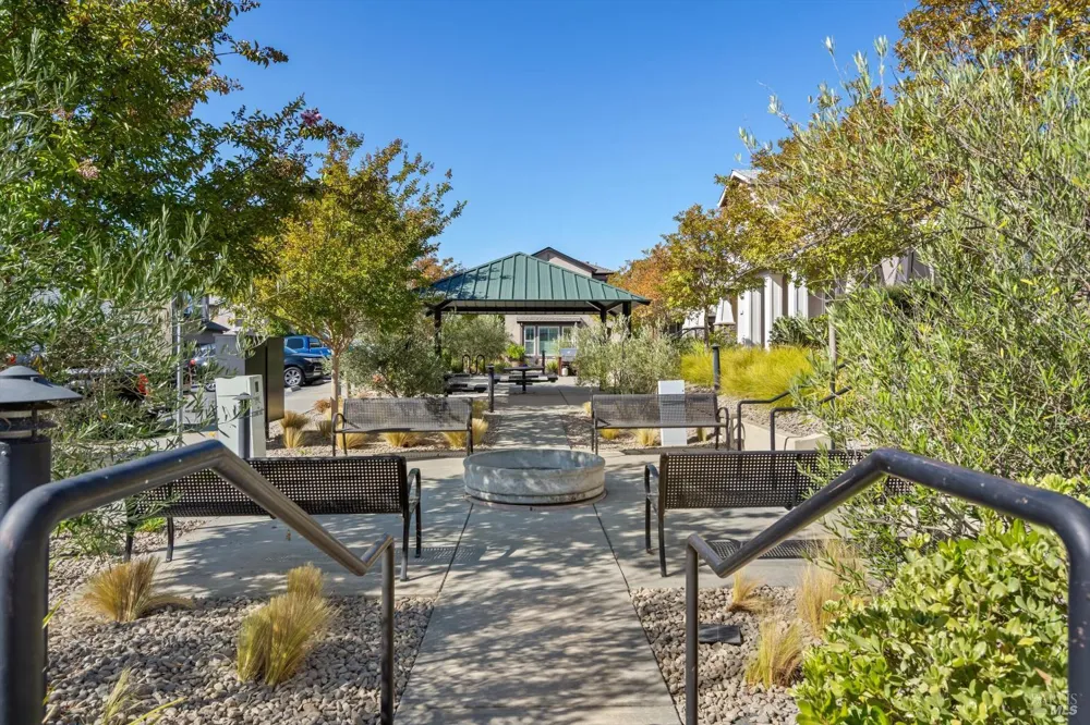 114 Lavender Circle Healdsburg, CA 95448