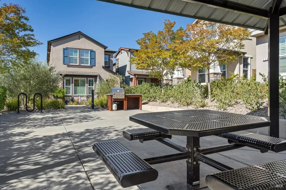 114 Lavender Circle Healdsburg, CA 95448