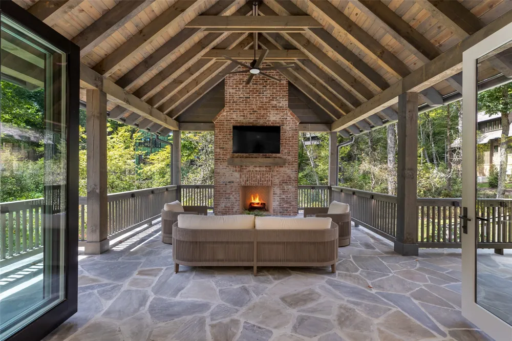 107 Summer Sky Lane Cashiers, NC 28717
