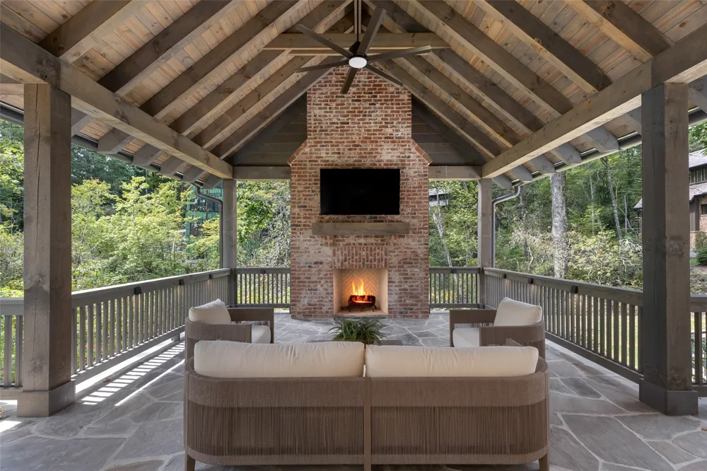 107 Summer Sky Lane Cashiers, NC 28717