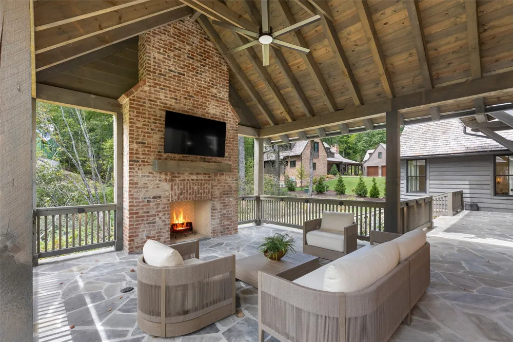107 Summer Sky Lane Cashiers, NC 28717