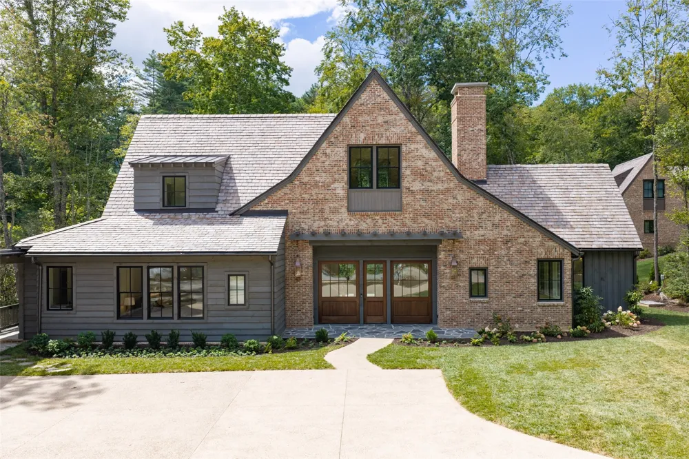 107 Summer Sky Lane Cashiers, NC 28717