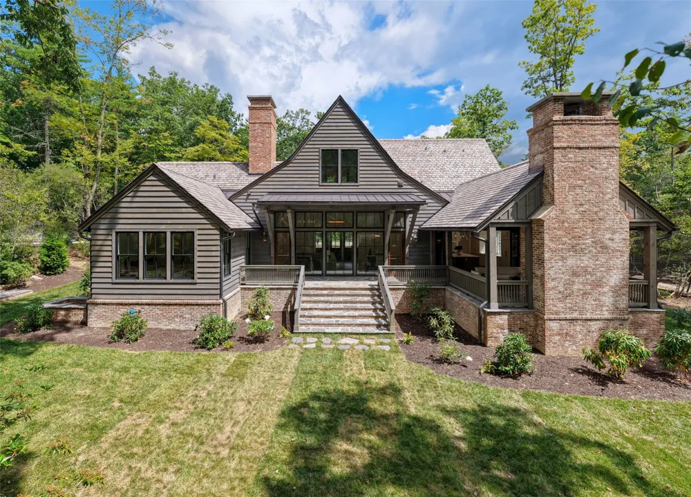 107 Summer Sky Lane Cashiers, NC 28717