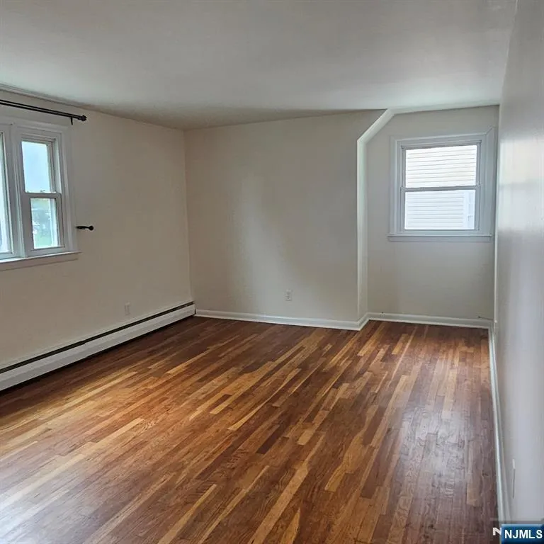 19 Knoble Place 2nd Floor Hawthorne, NJ 07506