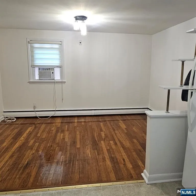 19 Knoble Place 2nd Floor Hawthorne, NJ 07506