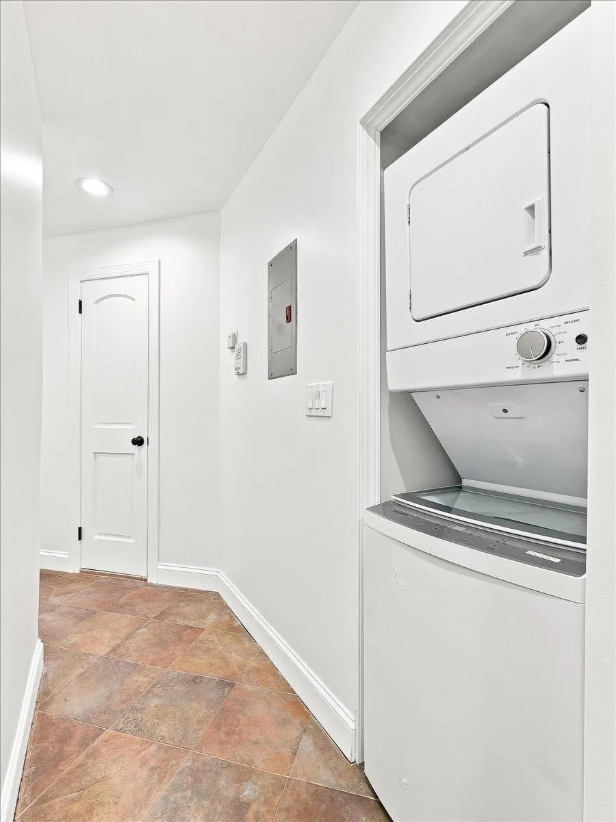 68 PARK AVE Hoboken, NJ 07030