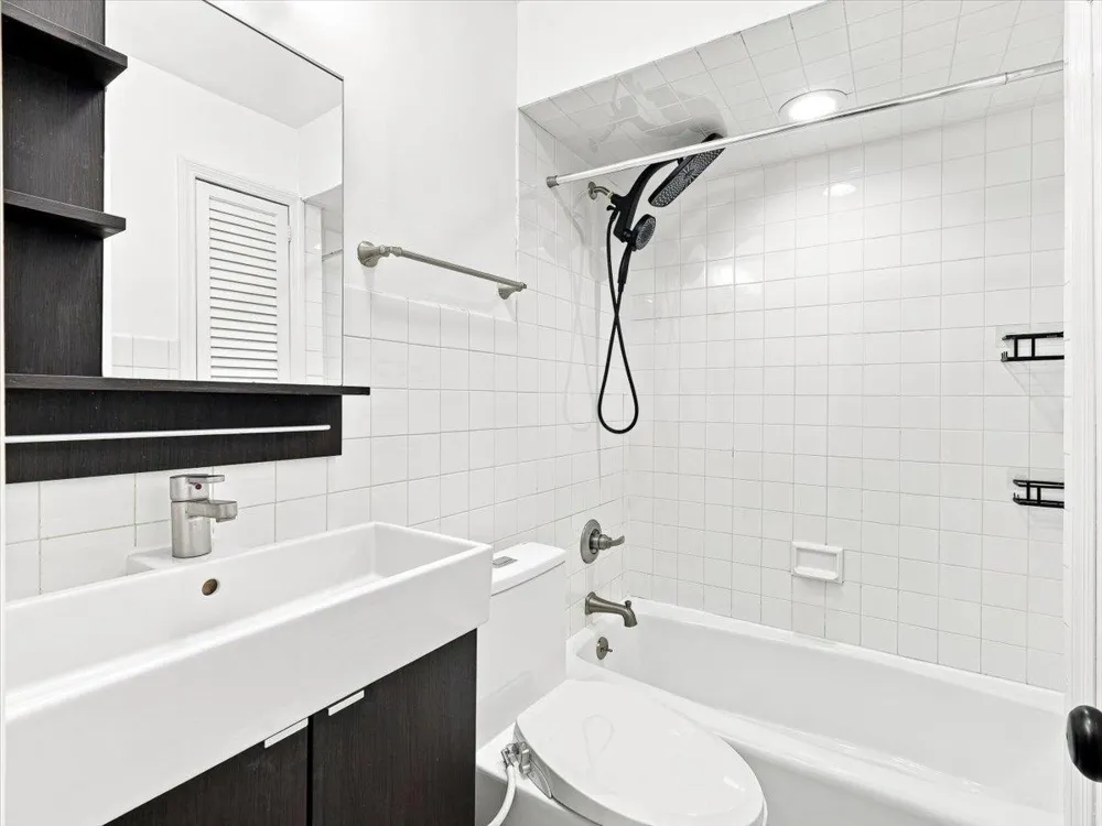 68 PARK AVE Hoboken, NJ 07030