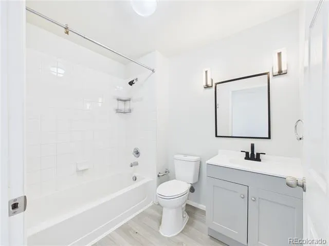 3890 S Dayton Street #107 Aurora, CO 80014