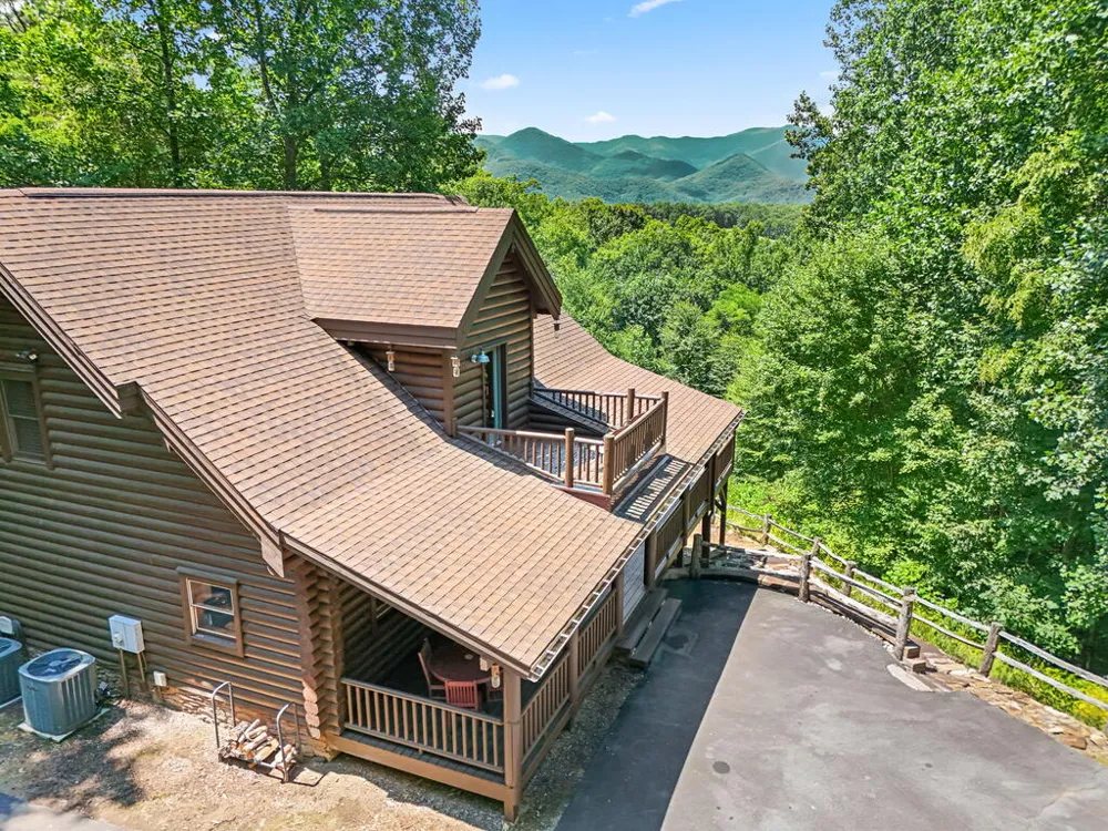 Canvas Back Ct Whittier, NC 28789