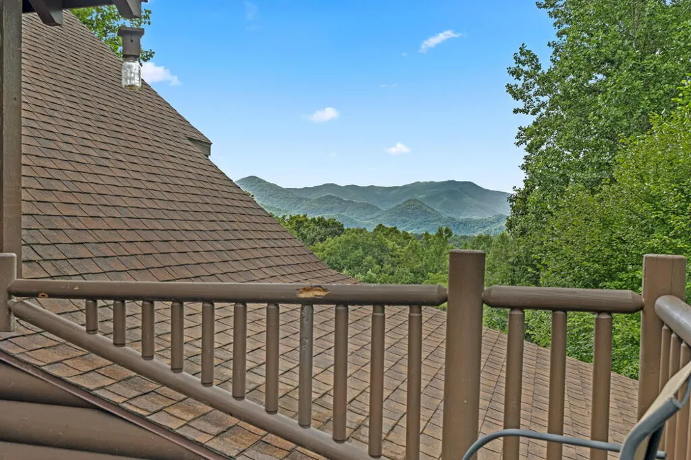 Canvas Back Ct Whittier, NC 28789