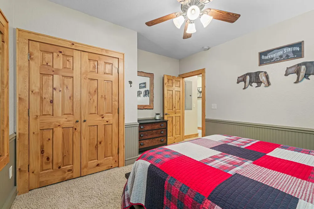 Canvas Back Ct Whittier, NC 28789