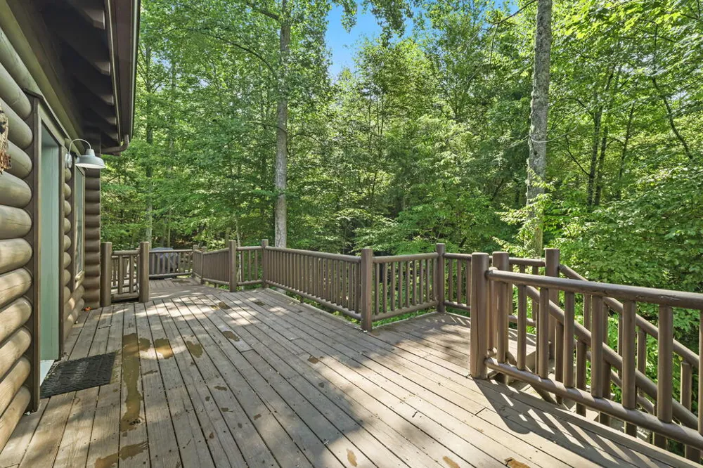 Canvas Back Ct Whittier, NC 28789