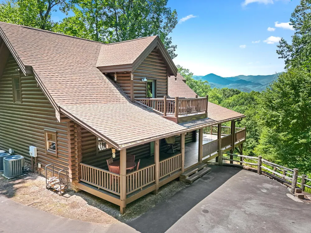 Canvas Back Ct Whittier, NC 28789