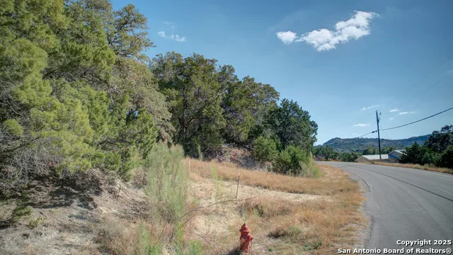 915 FIVE OAKS CIR Canyon Lake, TX 78133