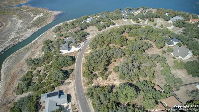 915 FIVE OAKS CIR Canyon Lake, TX 78133