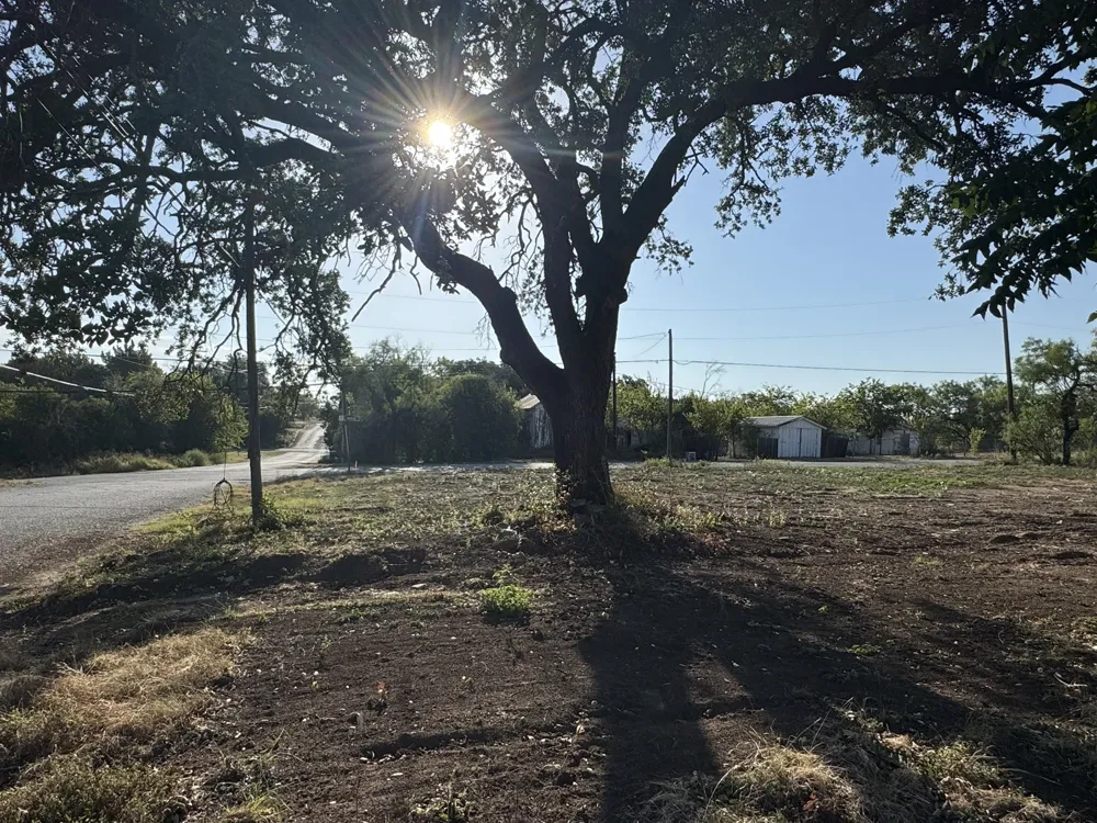300 S Walnut Brady, TX 76825