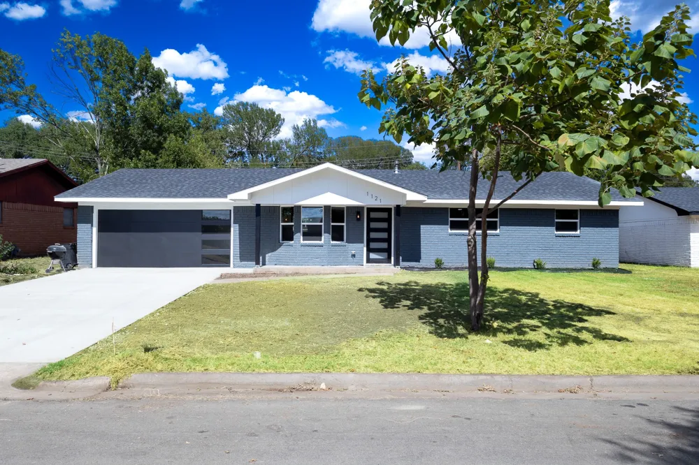 1121 Victoria Street Bellmead, TX 76705