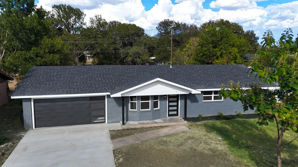 1121 Victoria Street Bellmead, TX 76705