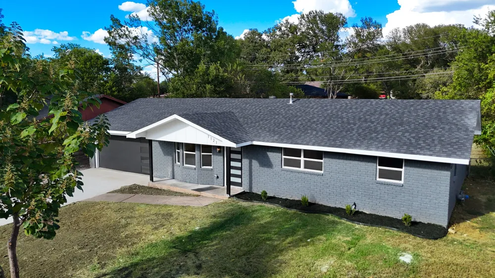 1121 Victoria Street Bellmead, TX 76705