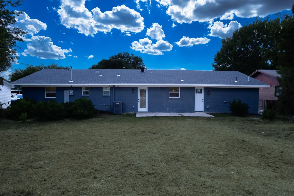 1121 Victoria Street Bellmead, TX 76705