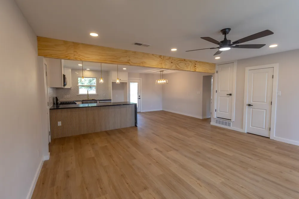 1121 Victoria Street Bellmead, TX 76705