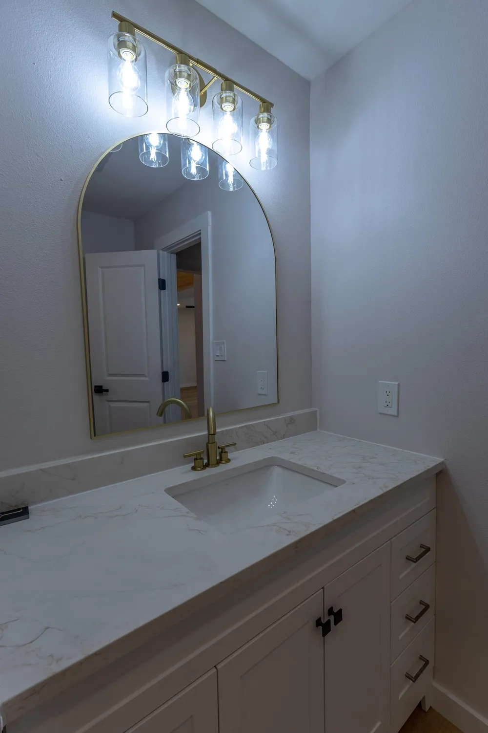 1121 Victoria Street Bellmead, TX 76705