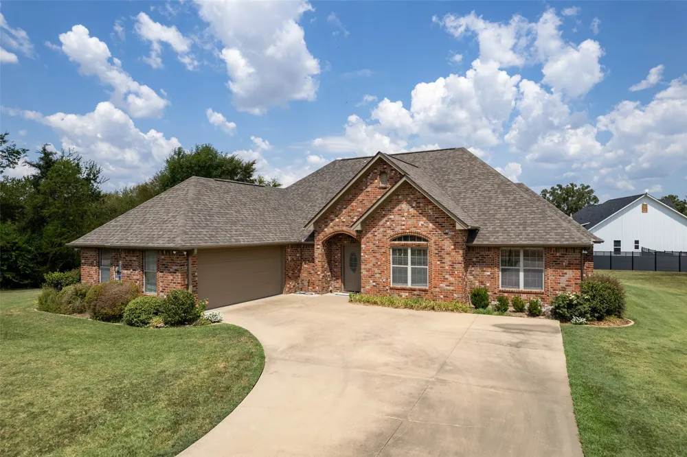 26 Oakwood Lane Mount Vernon, TX 75457