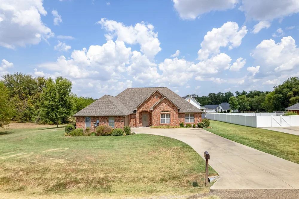 26 Oakwood Lane Mount Vernon, TX 75457