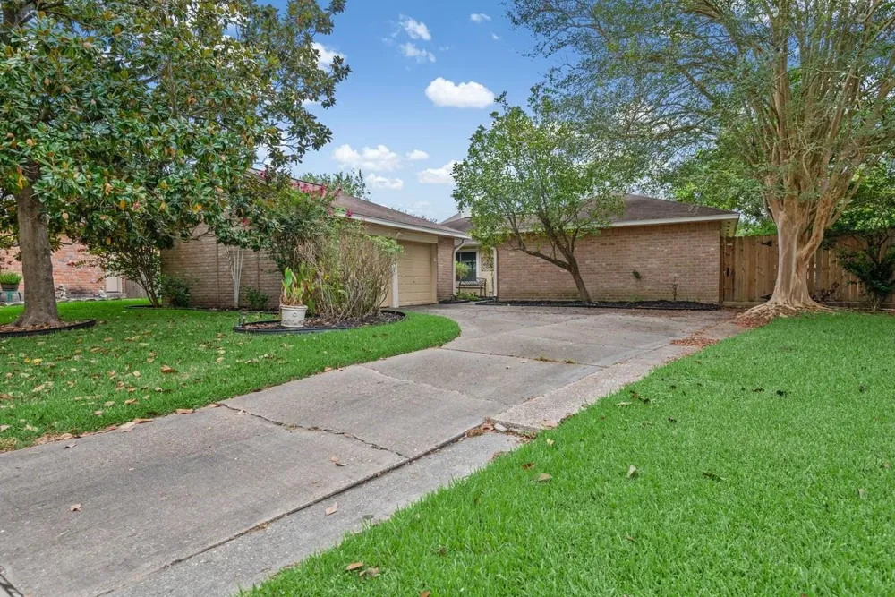 5822 Fallengate Drive Spring, TX 77373