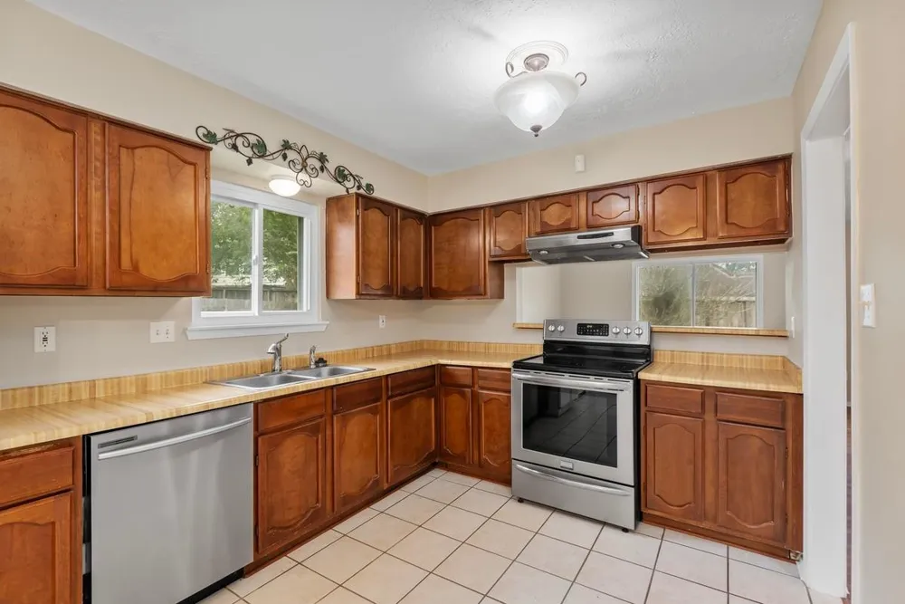 5822 Fallengate Drive Spring, TX 77373
