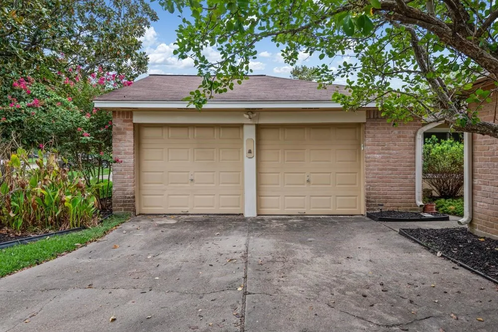 5822 Fallengate Drive Spring, TX 77373