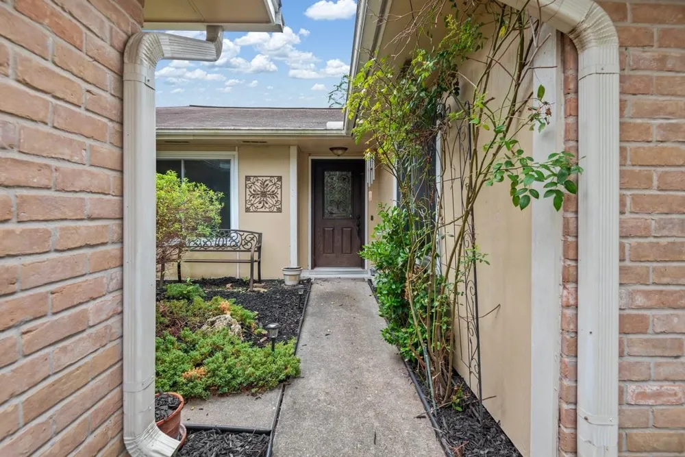 5822 Fallengate Drive Spring, TX 77373