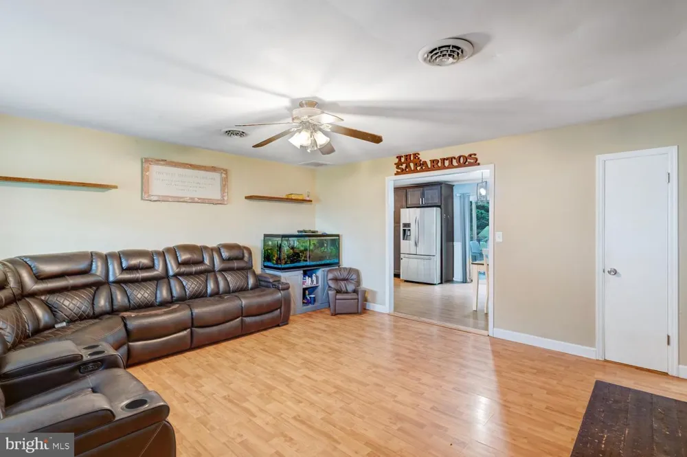 7 SPRUCE DRIVE Little Egg Harbor, NJ 08087