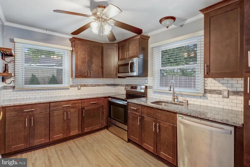 7 SPRUCE DRIVE Little Egg Harbor, NJ 08087