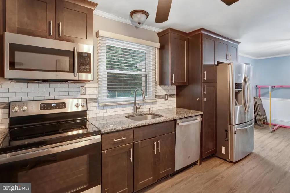 7 SPRUCE DRIVE Little Egg Harbor, NJ 08087
