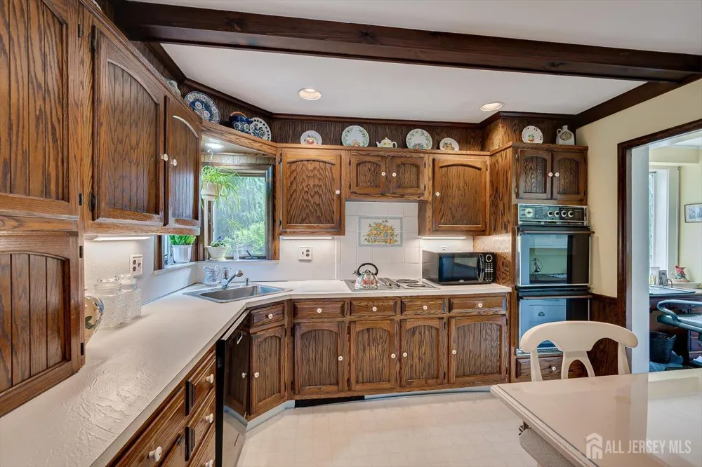 64 High Street Metuchen, NJ 08840