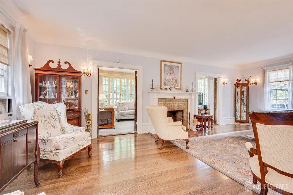 64 High Street Metuchen, NJ 08840