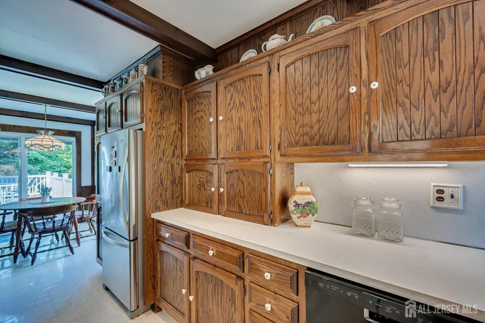 64 High Street Metuchen, NJ 08840