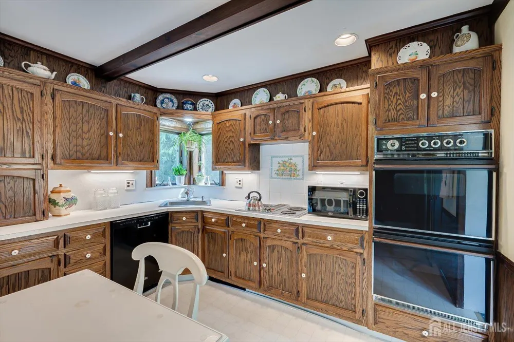 64 High Street Metuchen, NJ 08840
