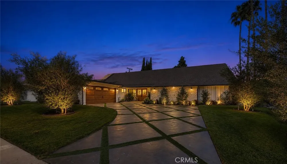3031 E Elgin Orange, CA 92869