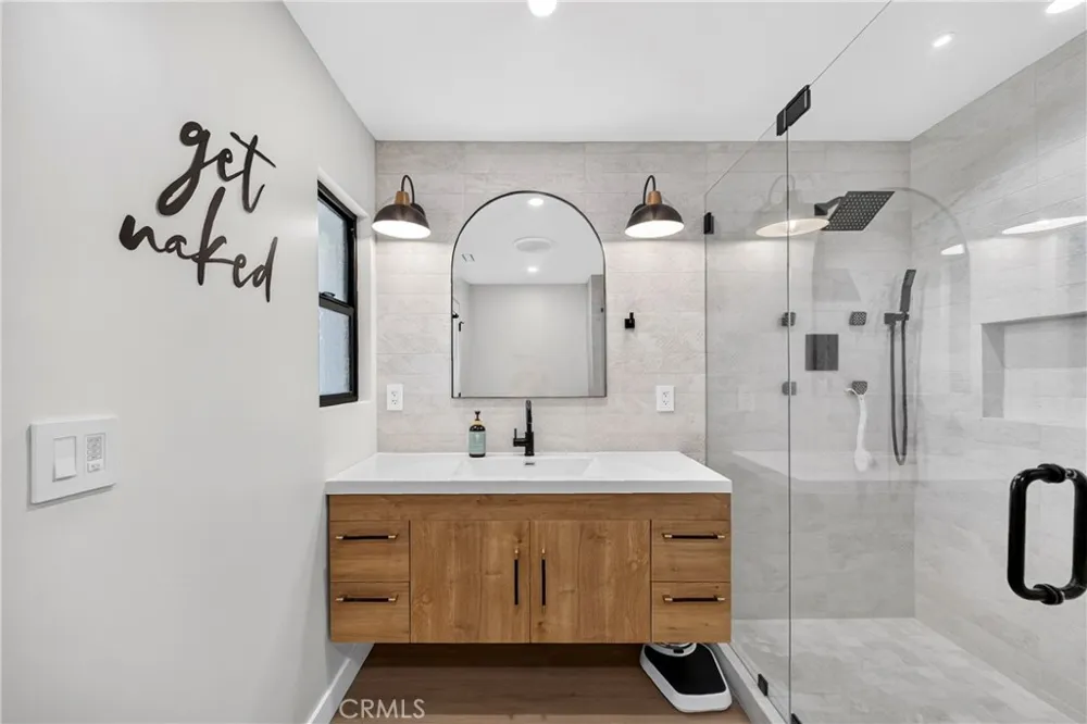 3031 E Elgin Orange, CA 92869