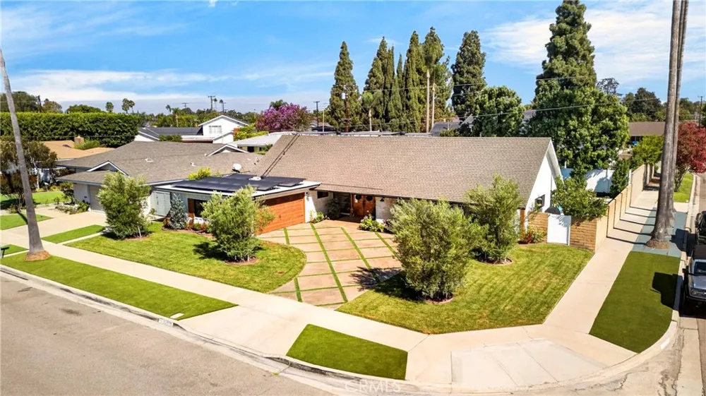 3031 E Elgin Orange, CA 92869