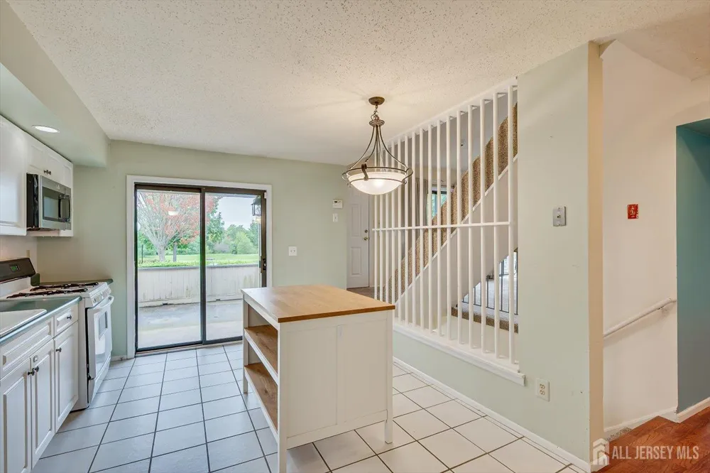 59 Woodhill Street Franklin, NJ 08873