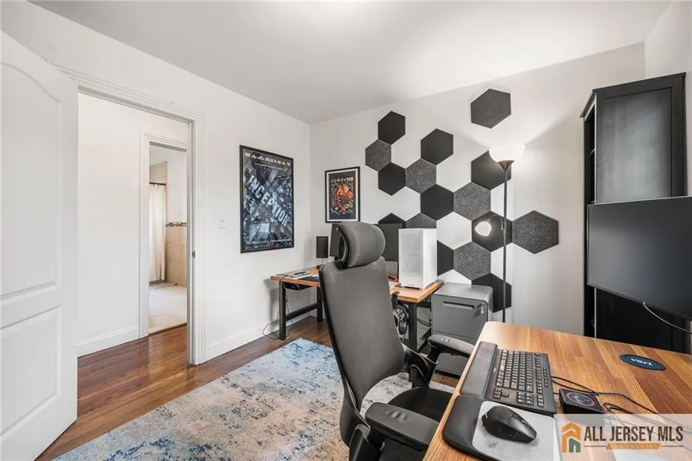 122 Benart Place Middlesex, NJ 08846